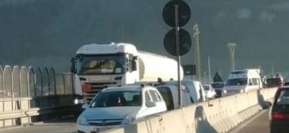 Trento, traffico in tilt in tangenziale a causa di un doppio incidente